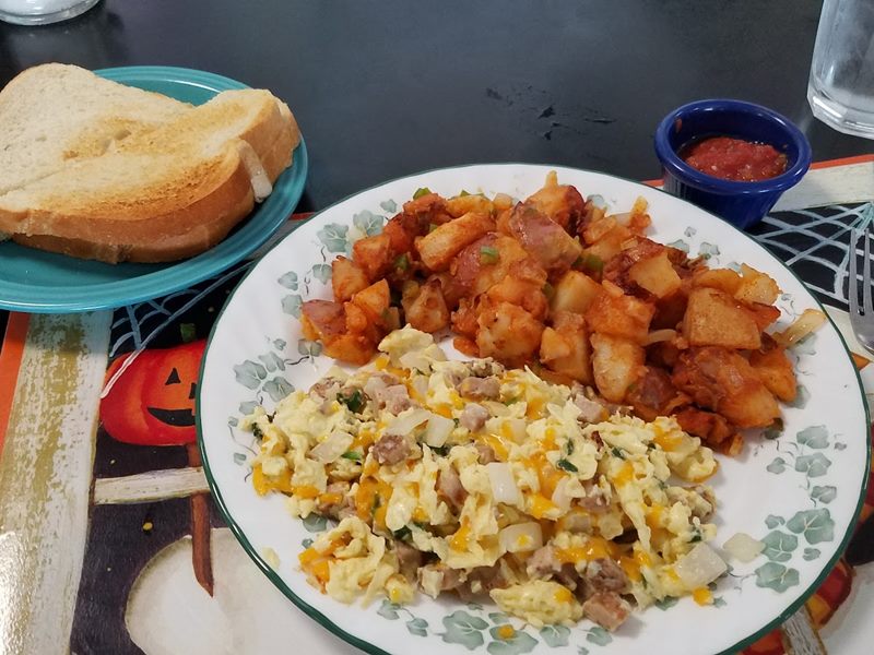 Bonny's Cafe food